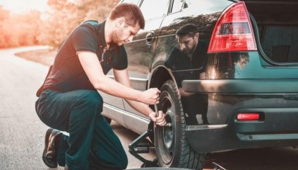 Що робити, якщо пробило колесо: практичні поради для автомобіліста